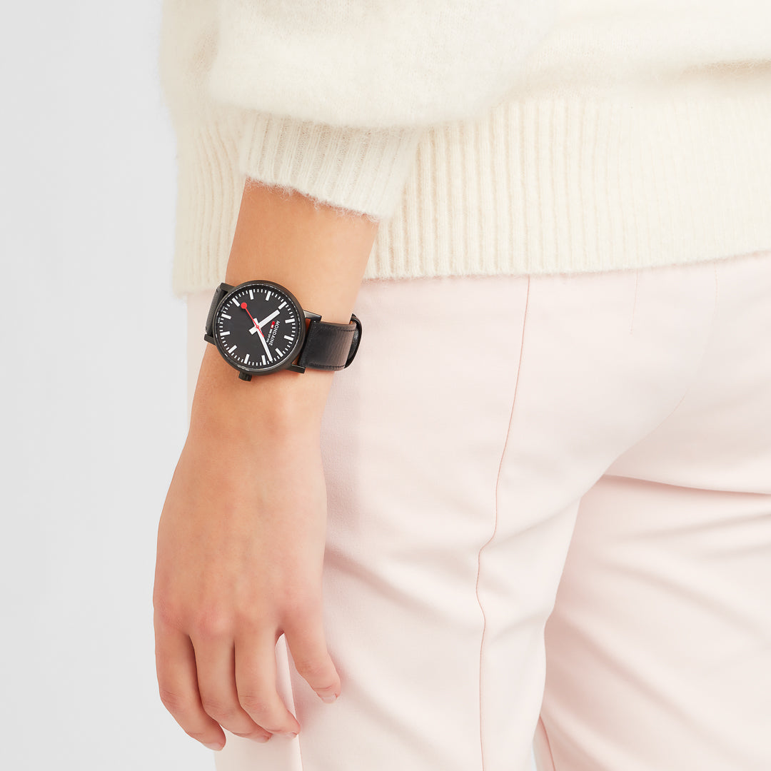 mondaine evo2 40mm black dial